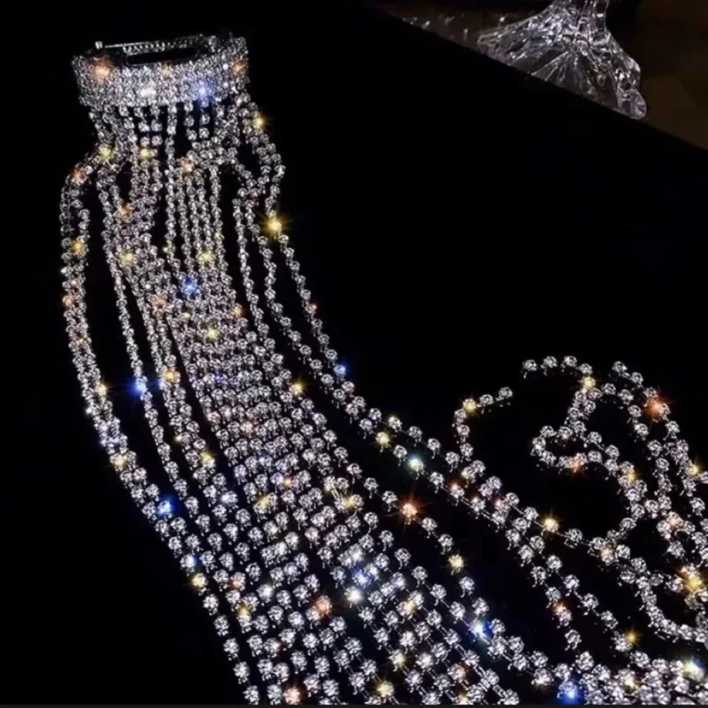 SEE NEW LISTING Rhinestone Tassel Hairclip - Picture 7 of 13